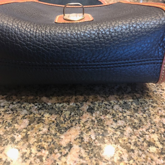 DOONEY & BOURKE PURSE - Picture 7 of 8